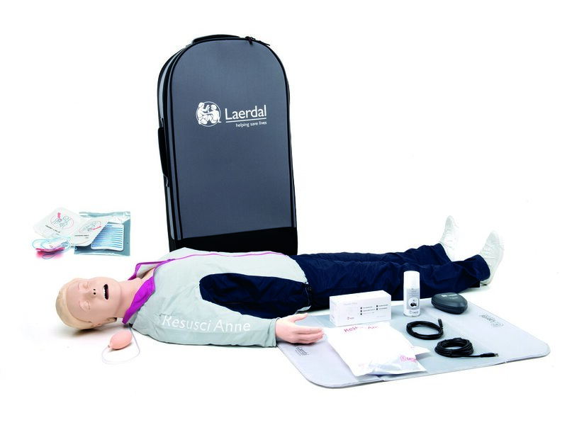 Resusci Anne QCPR AED AW corps entier, tête gestion VA, valise trolley